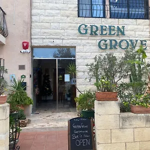 Grove 3*, San Ġiljan Malta
